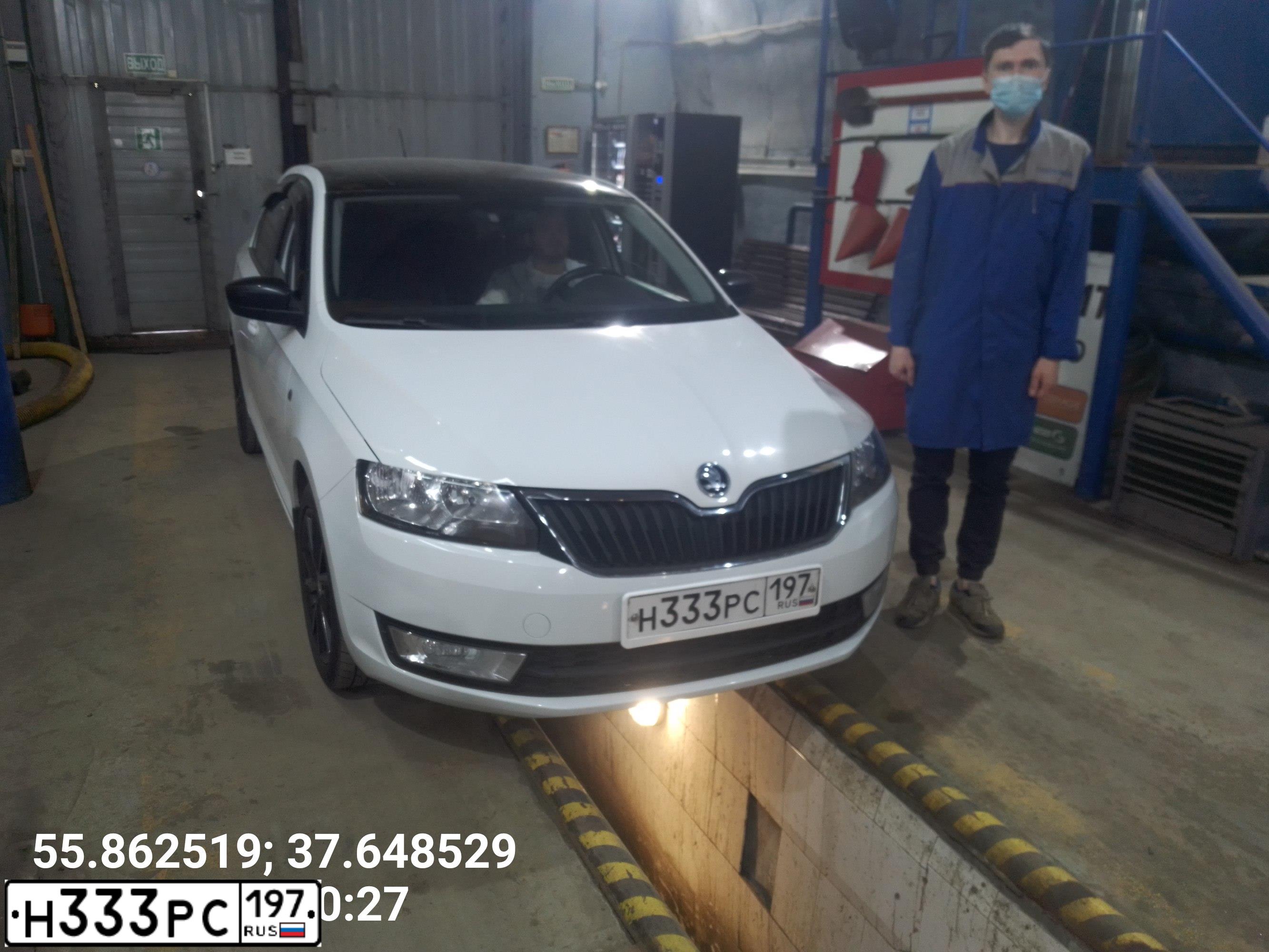 Фото автомобиля SKODA A RAPID, 2016 — госномер В533ВУ977. Цвет: БЕЛЫЙ