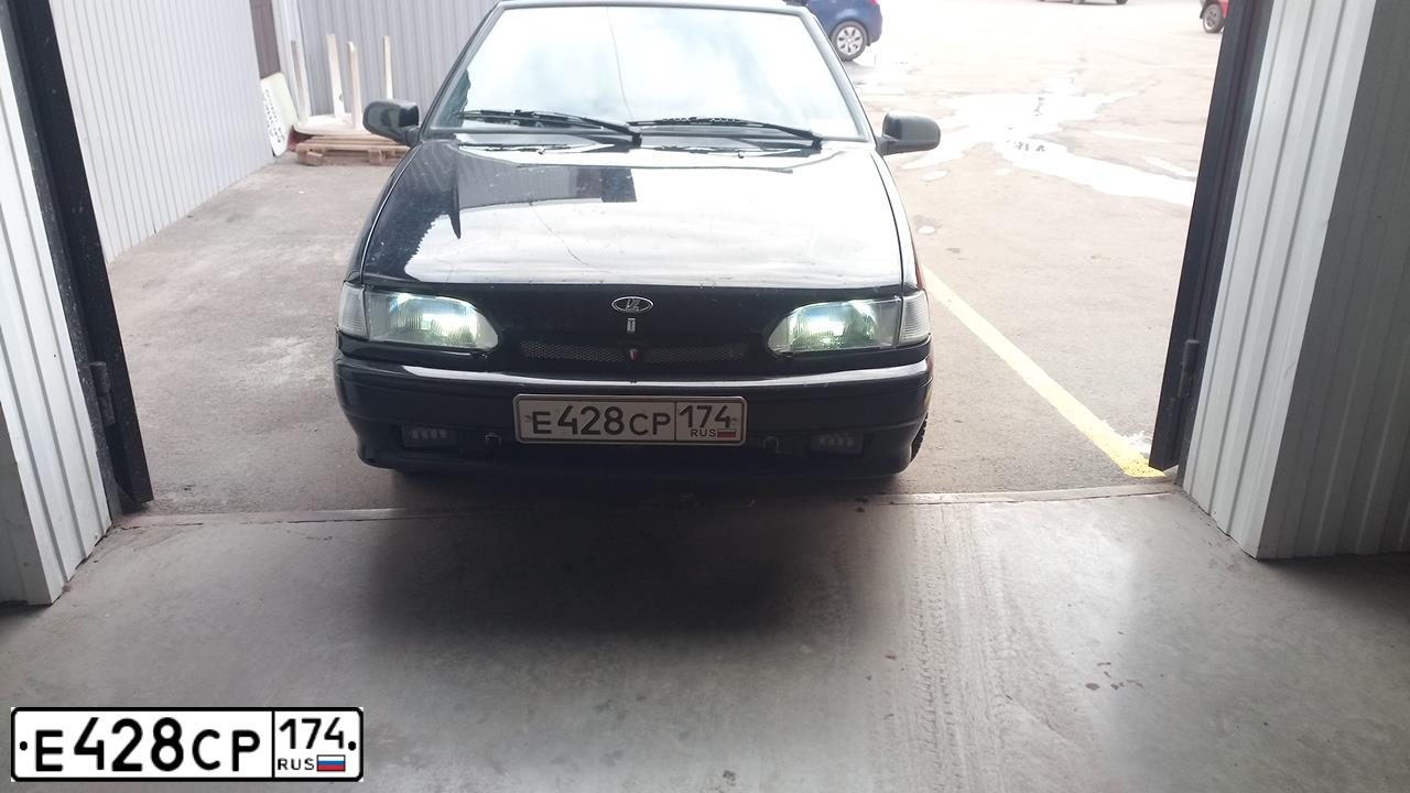 Фото автомобиля VOLKSWAGEN CARAVELLE, 2016 — госномер О545АЕ47. Цвет: Серебристый