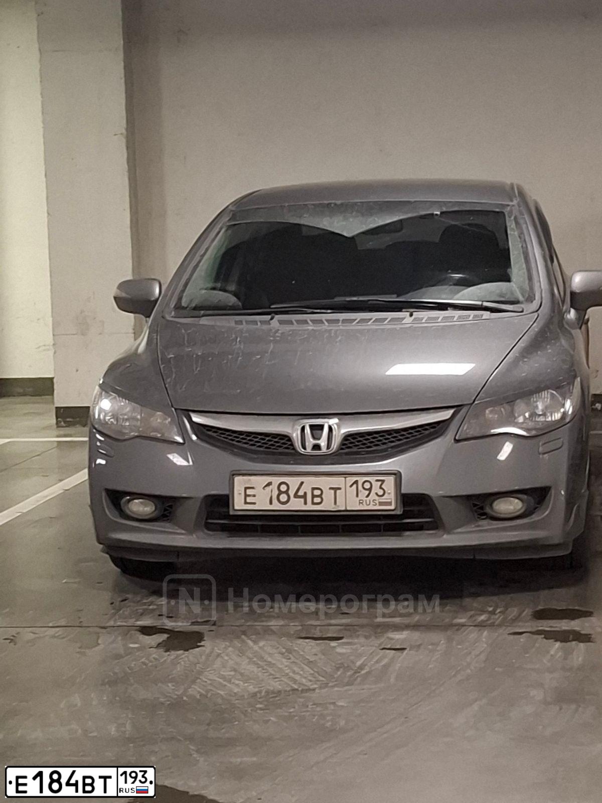 Фото автомобиля HONDA CIVIC, 2009 — госномер Е184ВТ193. Цвет: СЕРЫЙ