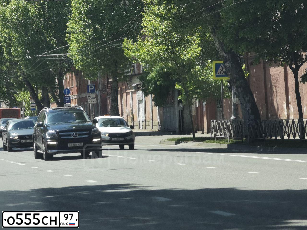 Фото автомобиля VOLKSWAGEN TOUAREG, 2003 — госномер Х994УК199. Цвет: СЕРЫЙ ТЕМНЫЙ