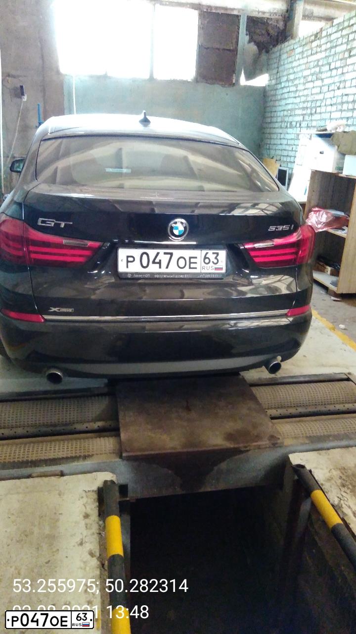Фото автомобиля BMW W SERIE 5 GT, 2013 — госномер Р047ОЕ63. Цвет: ЧЕРНЫЙ