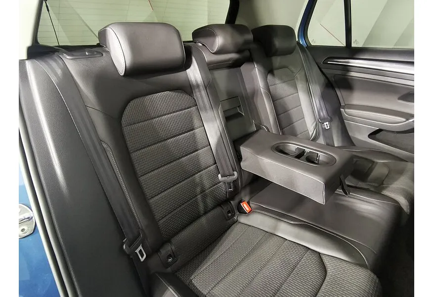 Фото автомобиля VOLKSWAGEN GOLF, 2014 — госномер Р362СО799. Цвет: голубой