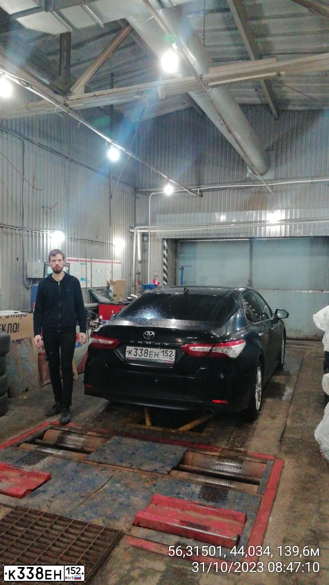Фото автомобиля TOYOTA CAMRY, 2012 — госномер К338ЕН152. Цвет: ЧЕРНЫЙ
