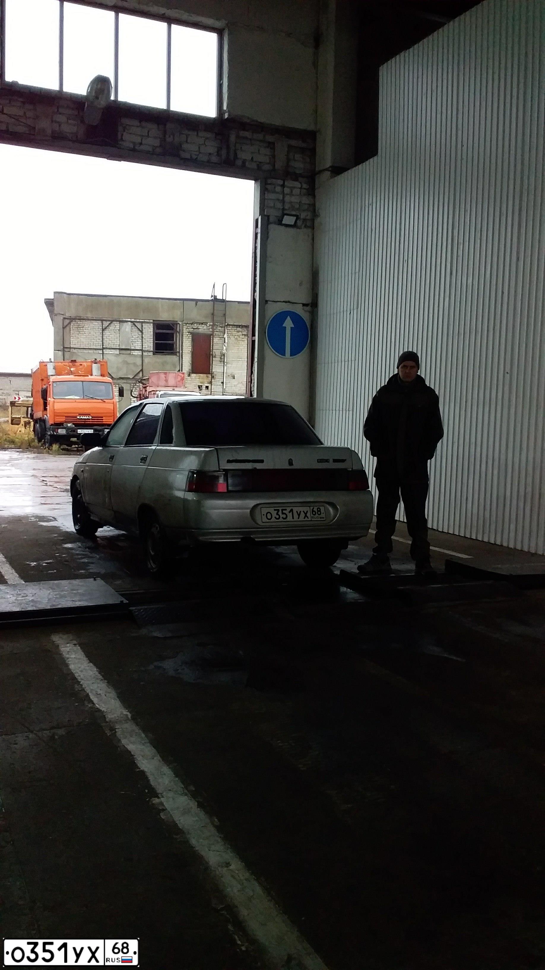 Фото автомобиля LADA 2110, 2004 — госномер Р231РЕ68. Цвет: МОЛОЧНО-БЕЛЫЙ СЕРЕБРИСТЫЙ