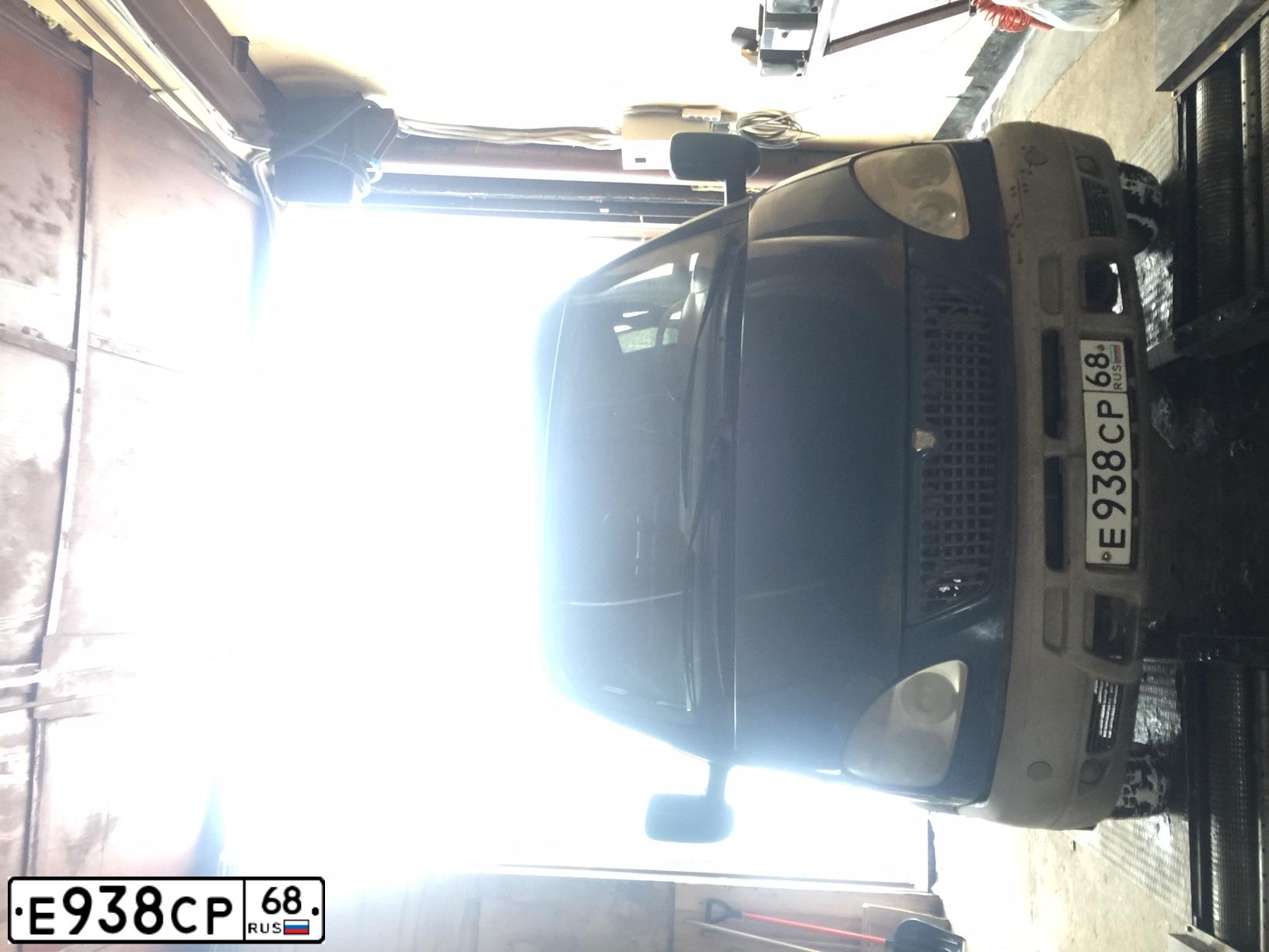 Фото автомобиля TOYOTA LANDCRUISER, 1999 — госномер О202ВВ199. Цвет: СЕРЫЙ ТЕМНЫЙ