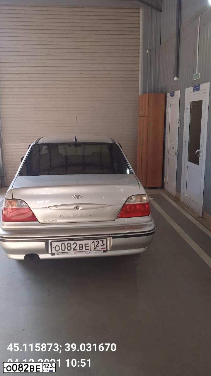 Фото автомобиля DAEWOO NEXIA, 2008 — госномер О082ВЕ123. Цвет: СЕРЕБРИСТЫЙ