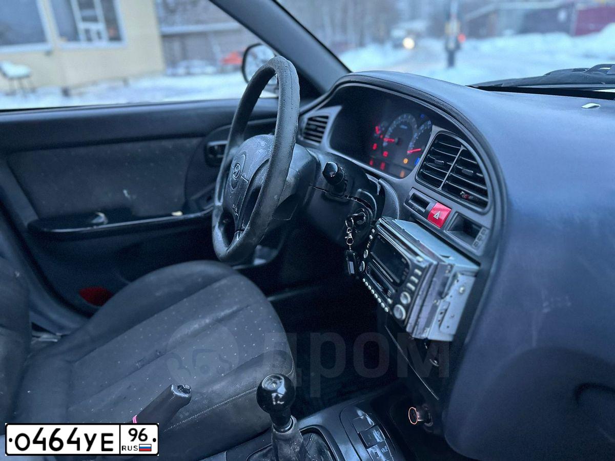Фото автомобиля HYUNDAI ELANTRA, 2002 — госномер О464УЕ96. Цвет: СЕРО-БЕЖЕВЫЙ