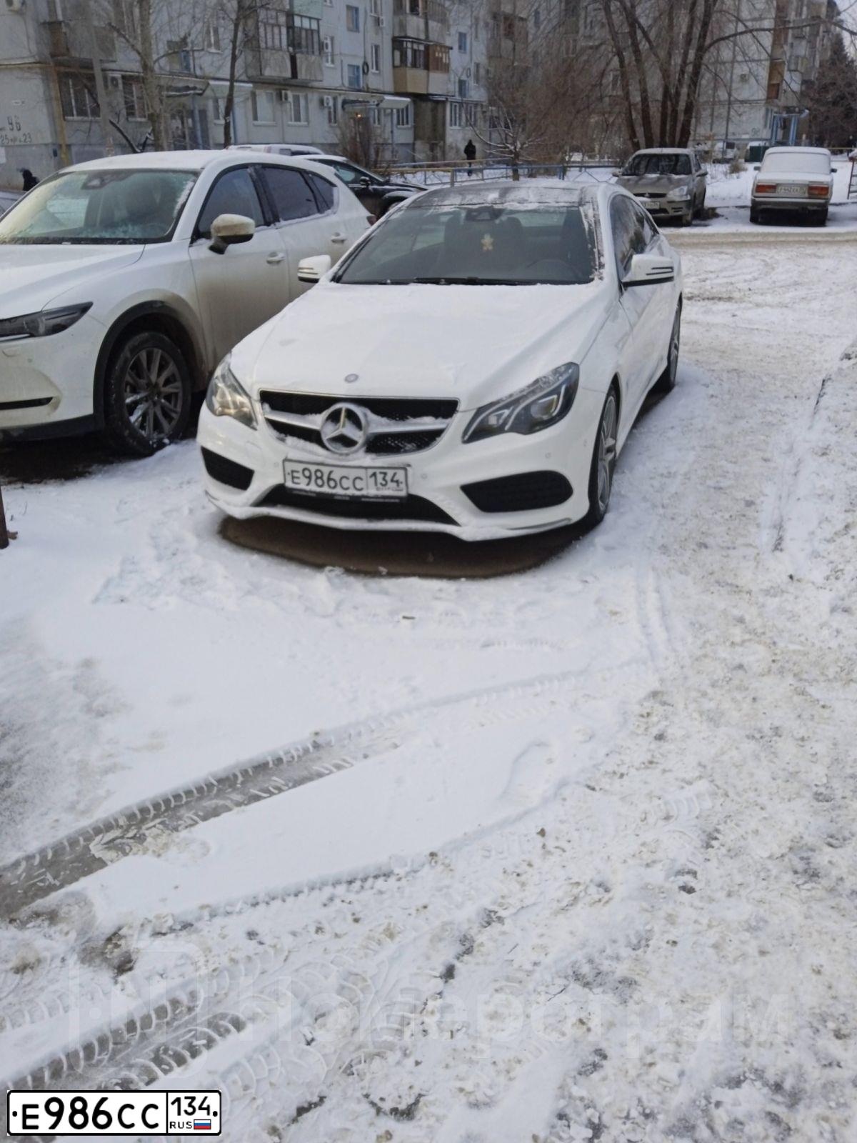 Фото автомобиля MERCEDES E-KLASSE, 2015 — госномер Е777ВВ08. Цвет: Белый