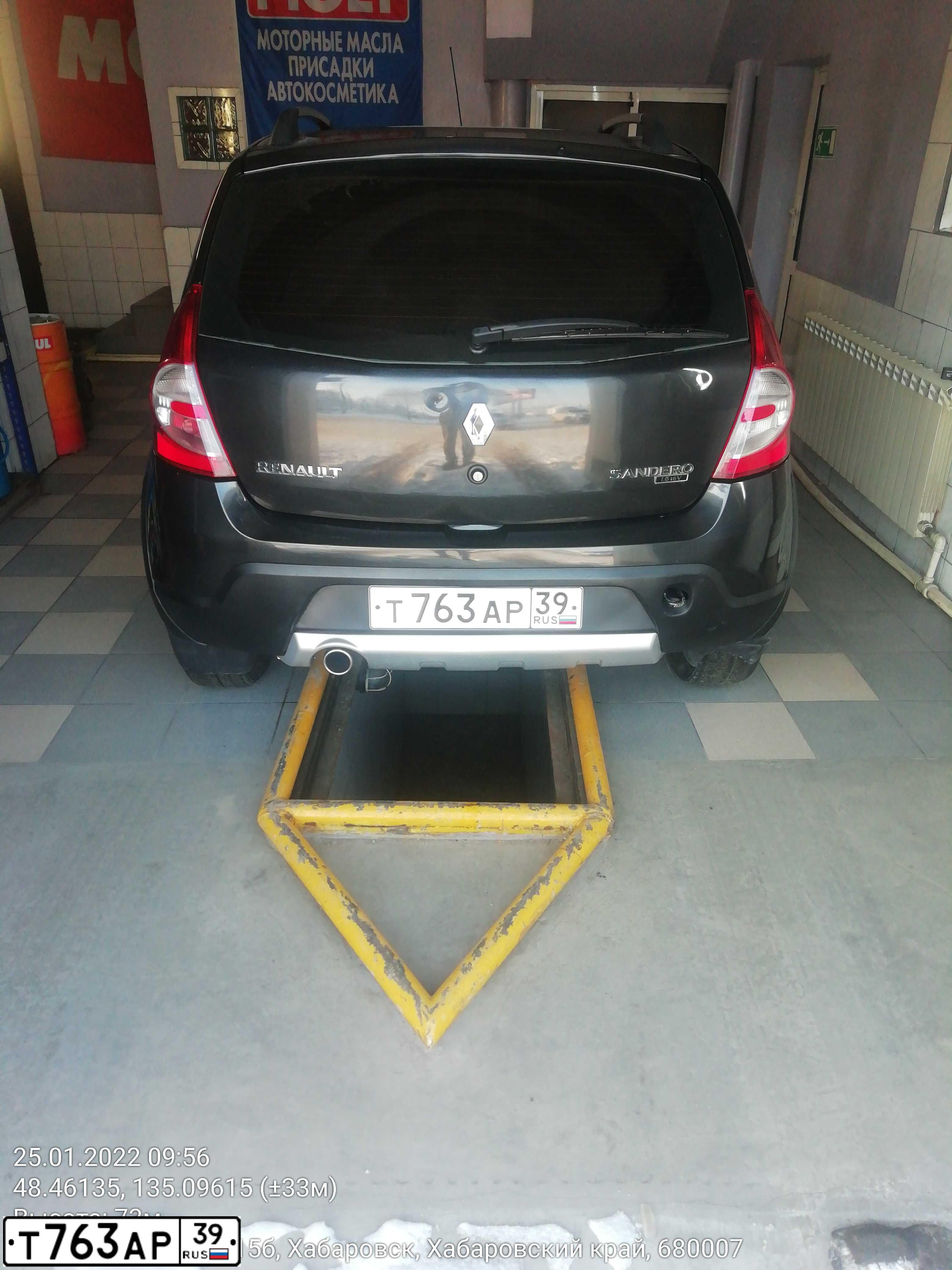 Фото автомобиля RENAULT SANDERO, 2011 — госномер М716ТТ27