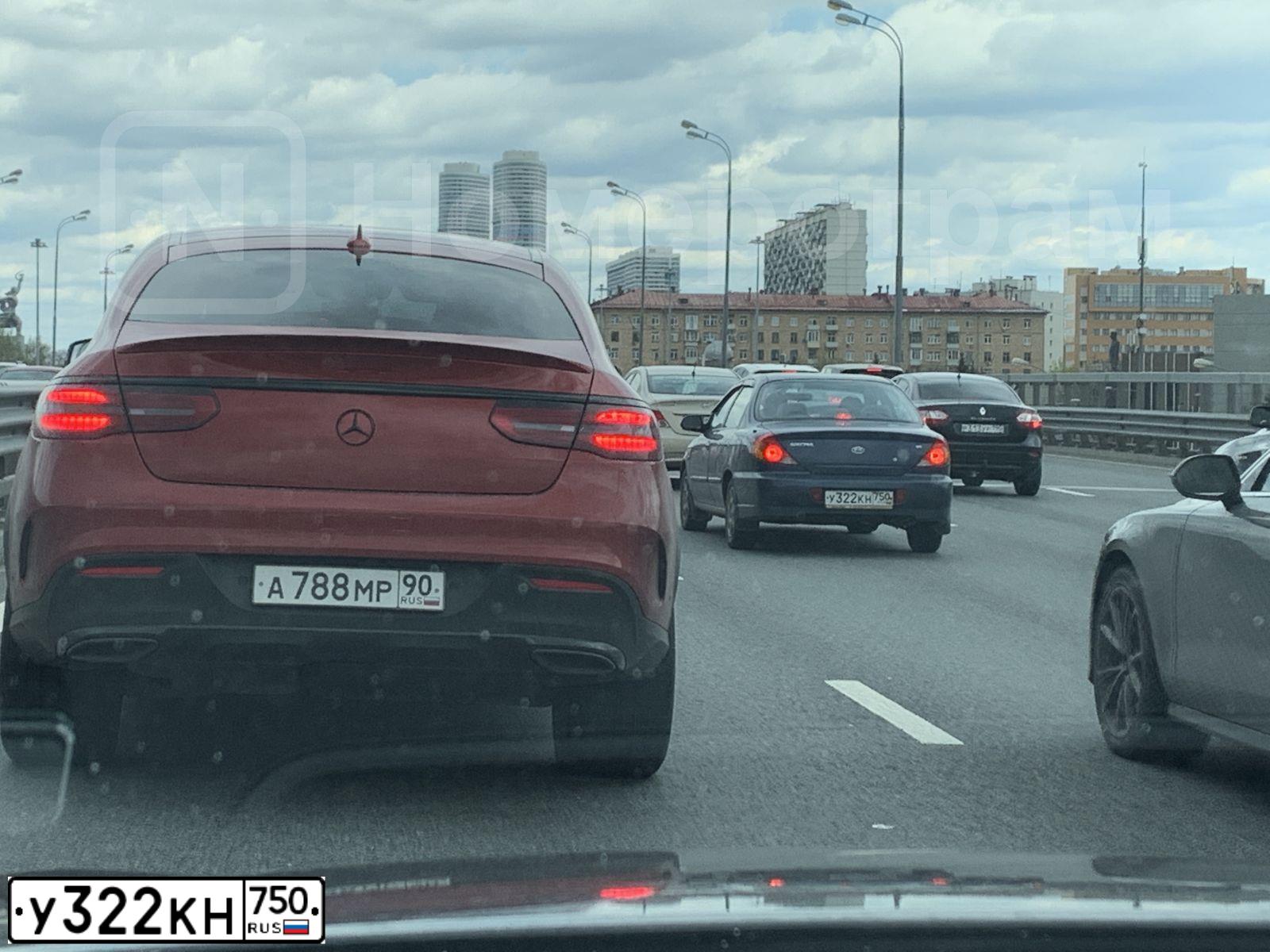 Фото автомобиля KIA SPECTRA, 2006 — госномер У322КН750. Цвет: СИНИЙ