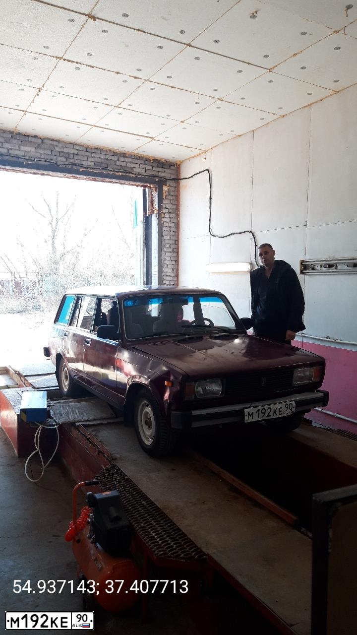 Фото автомобиля LADA 2104, 2003 — госномер М192КЕ90. Цвет: БОРДОВЫЙ ТЕМНЫЙ