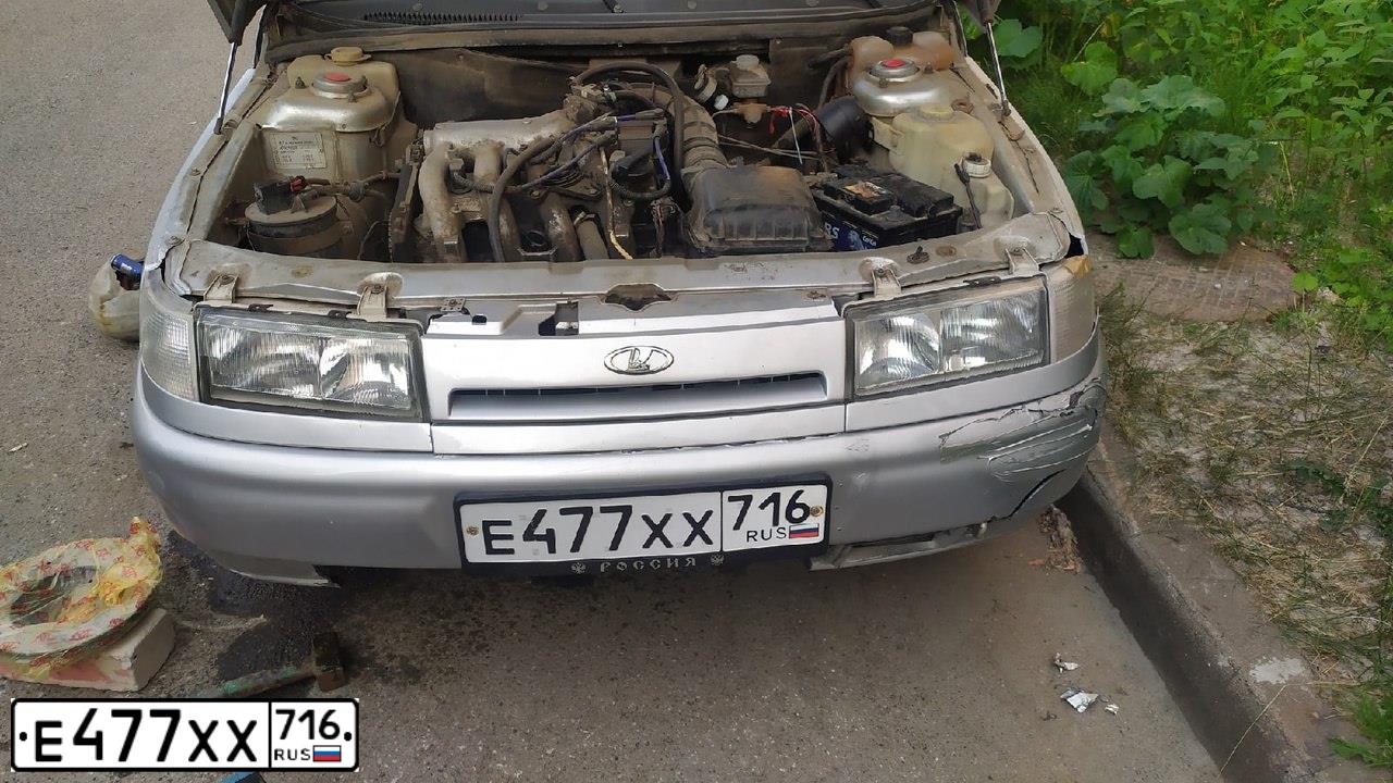 Фото автомобиля LADA 2112 LADA, 2003 — госномер Е477ХХ716. Цвет: СВЕТЛО-СЕРЕБРИСТЫЙ МЕТАЛЛ