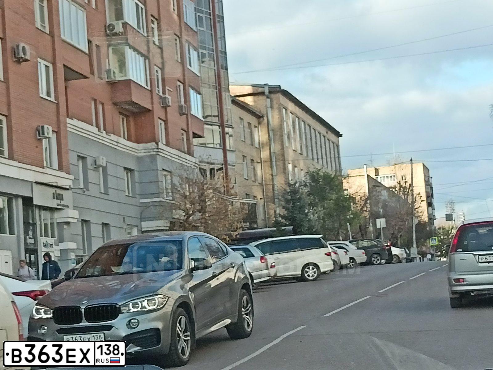 Фото автомобиля BMW X6, 2016 — госномер В363ЕХ138. Цвет: СЕРЫЙ