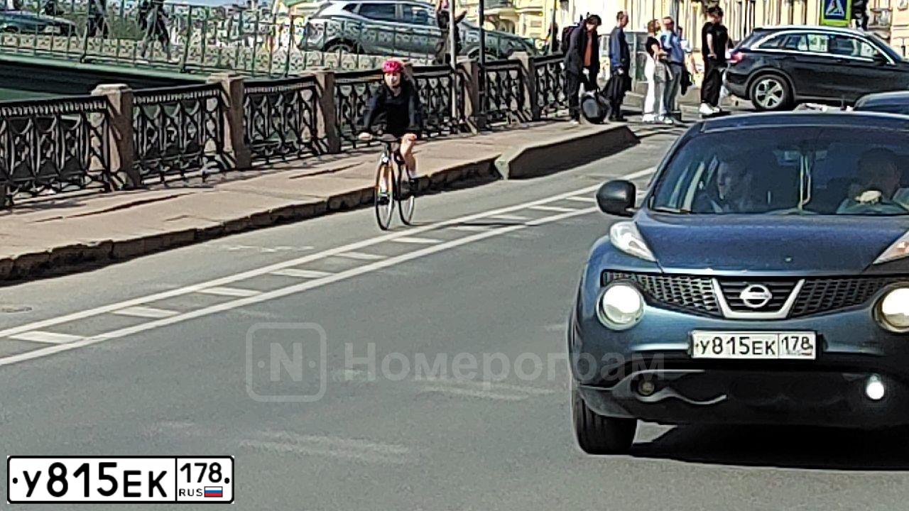 Фото автомобиля MERCEDES E-KLASSE, 2004 — госномер Е171ОУ147. Цвет: ЧЕРНЫЙ