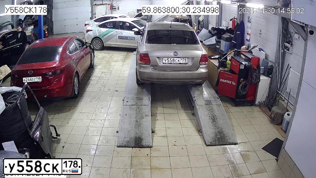 Фото автомобиля VOLKSWAGEN POLO, 2016 — госномер У558СК178. Цвет: БЕЖЕВЫЙ