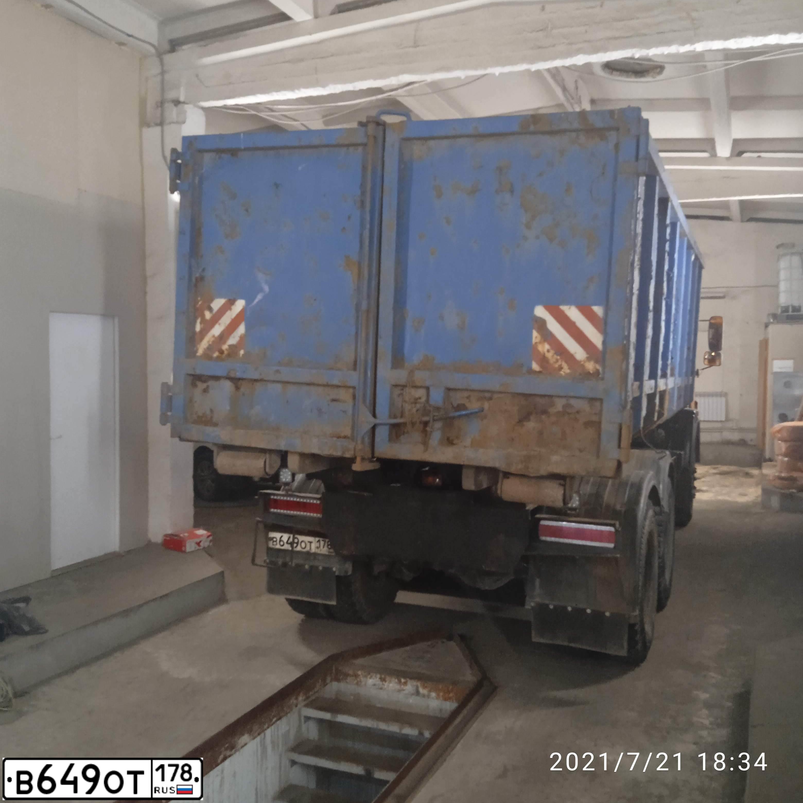 Фото автомобиля KAMAZ 65115 /6X4/, 2012 — госномер В649ОТ178. Цвет: ОРАНЖЕВЫЙ