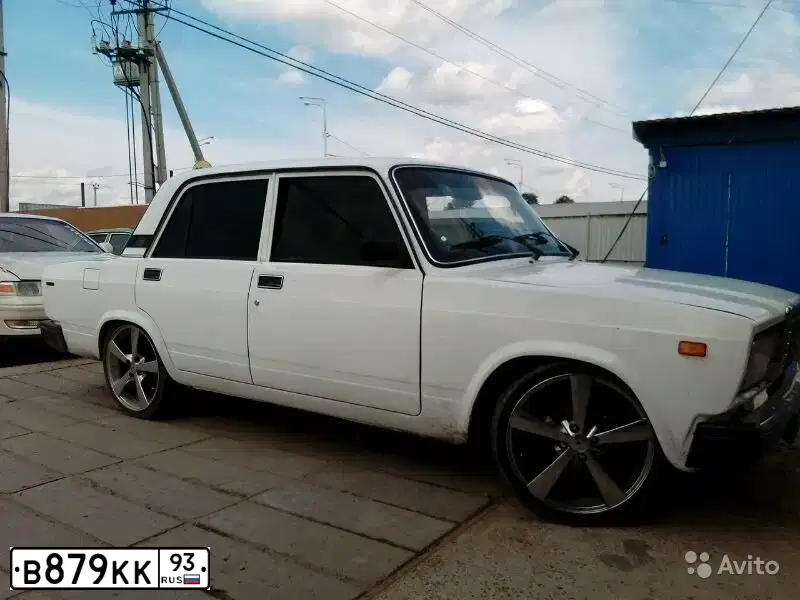 Фото автомобиля LADA 2107, 2002 — госномер М623УВ193. Цвет: ЯРКО-БЕЛЫЙ