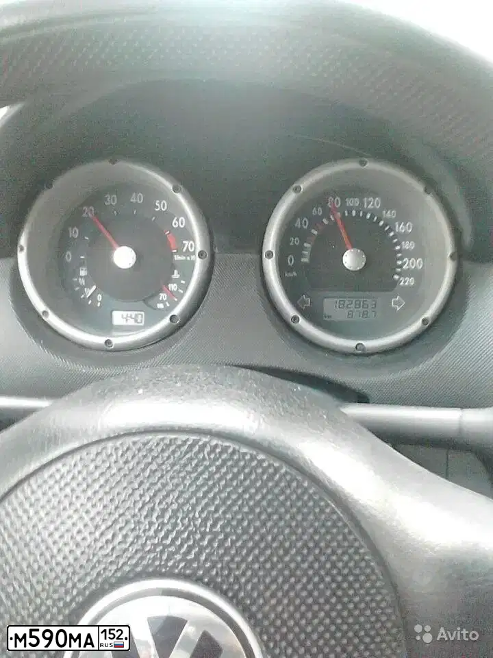 Фото автомобиля VOLKSWAGEN POLO, 2001 — госномер Е027ХХ123. Цвет: синий