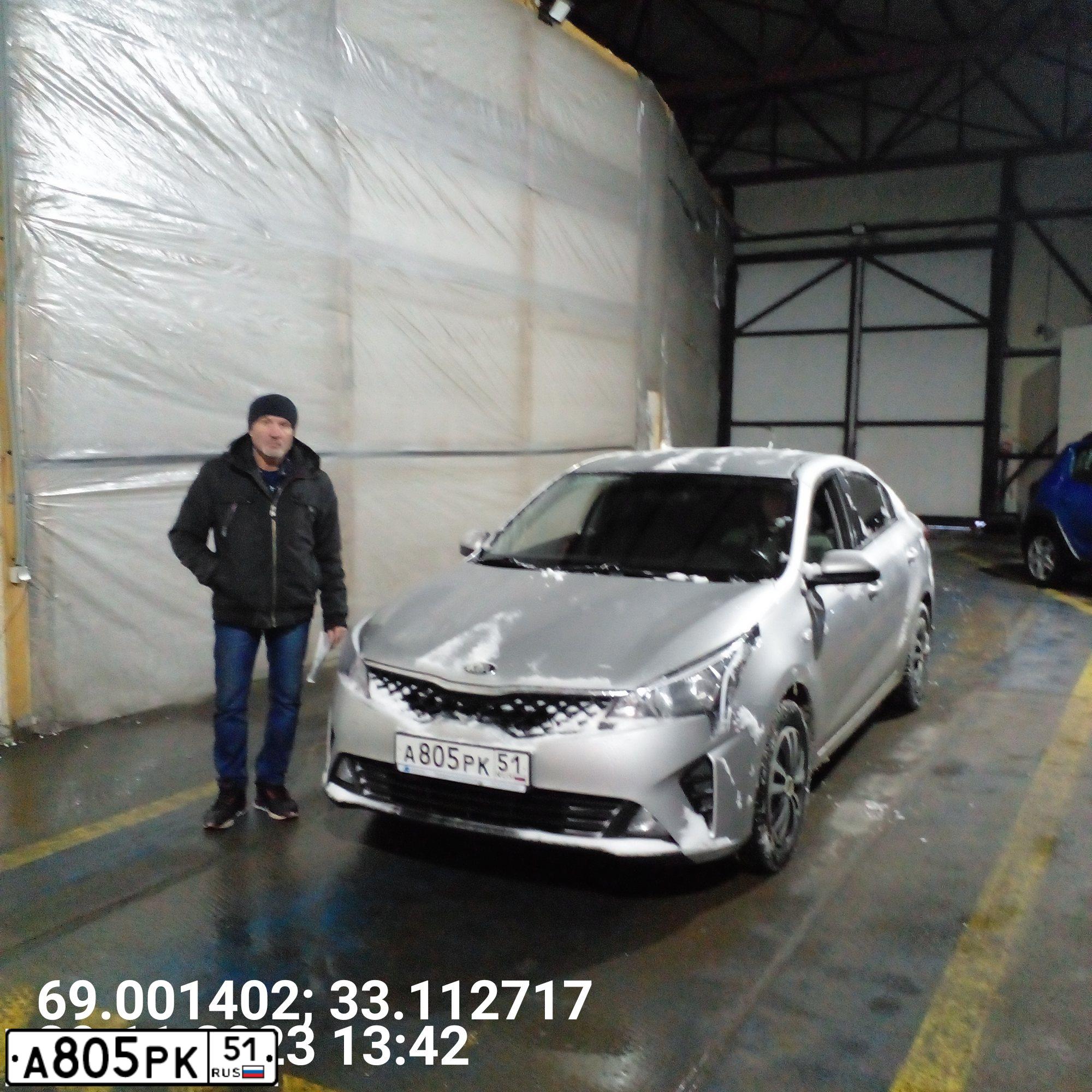Фото автомобиля KIA RIO, 2020 — госномер А805РК51. Цвет: СЕРЫЙ