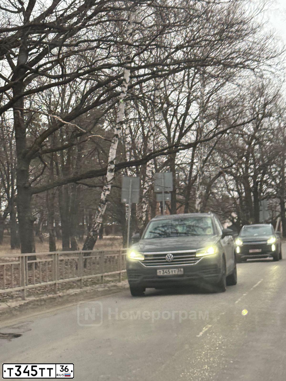 Фото автомобиля MITSUBISHI OUTLANDER, 2014 — госномер Т345ТТ36. Цвет: Красный