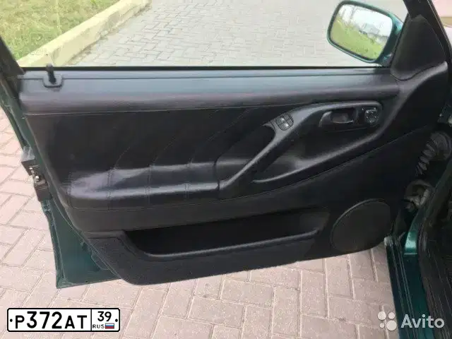 Фото автомобиля VOLKSWAGEN PASSAT, 1989 — госномер Р372АТ39. Цвет: ЗЕЛЕНЫЙ