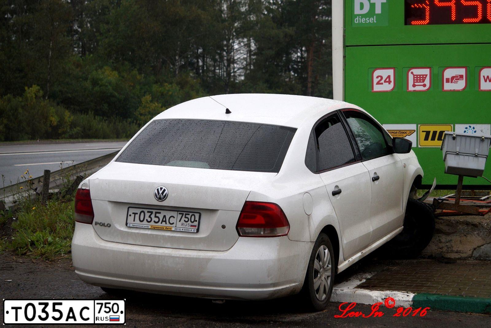 Фото автомобиля VOLKSWAGEN POLO, 2011 — госномер О203ВА152. Цвет: БЕЛЫЙ