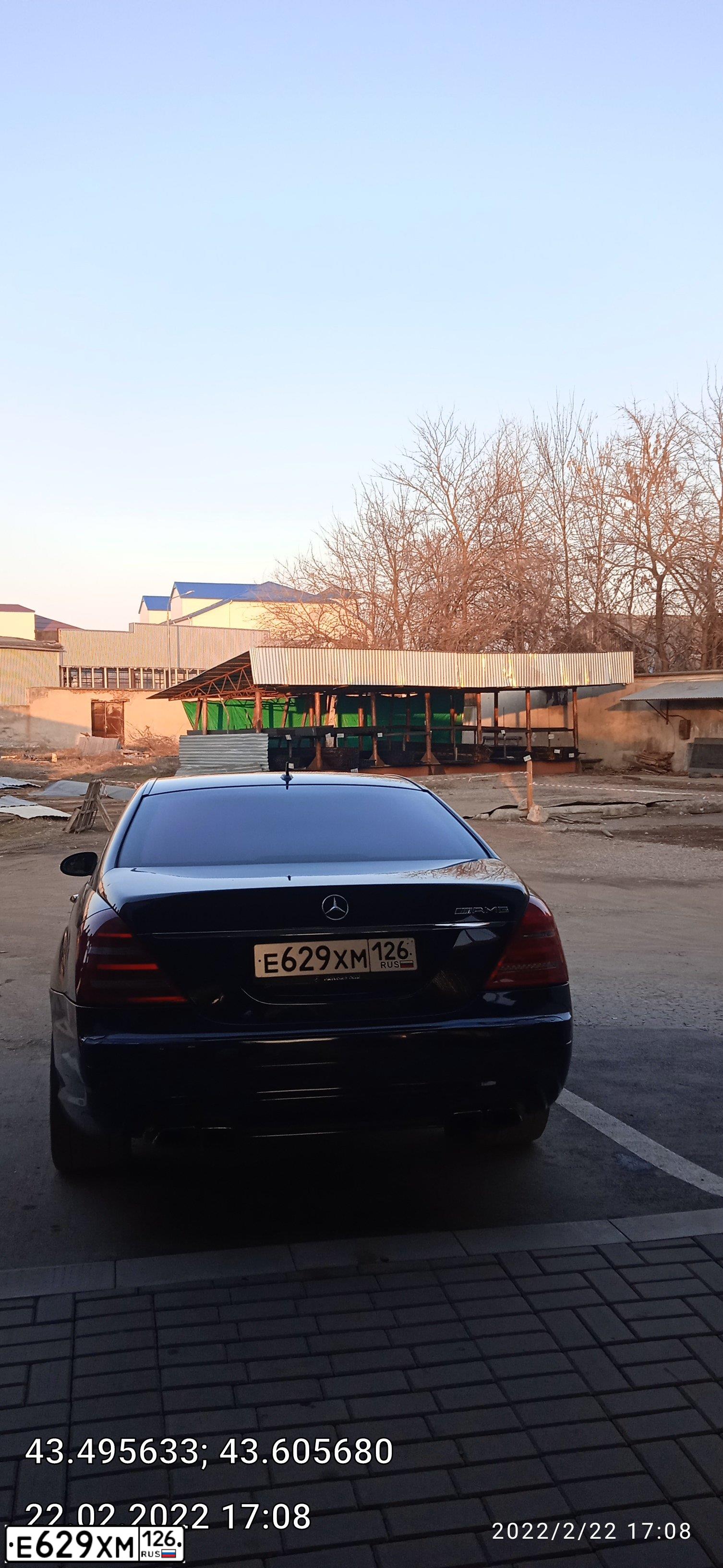 Фото автомобиля MERCEDES S-KLASSE, 2005 — госномер В883КЕ06. Цвет: ЧЕРНЫЙ