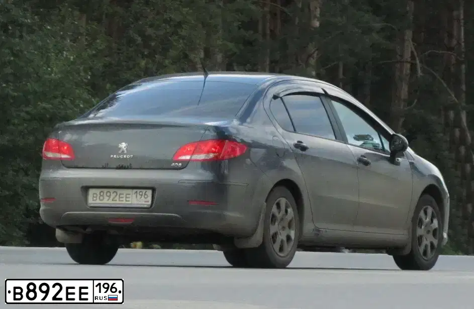 Фото автомобиля PEUGEOT 408, 2014 — госномер В892ЕЕ196. Цвет: ТЕМНО-СИНИЙ
