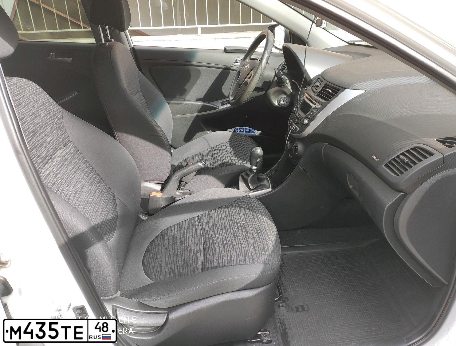 Фото автомобиля HYUNDAI SOLARIS, 2016 — госномер М435ТЕ48. Цвет: Белый