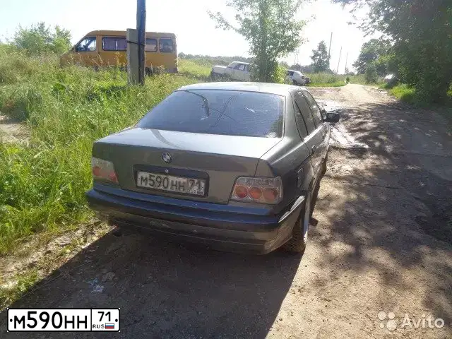 Фото автомобиля BMW SERIE 3, 1993 — госномер Х515КВ50. Цвет: ЧЕРНЫЙ