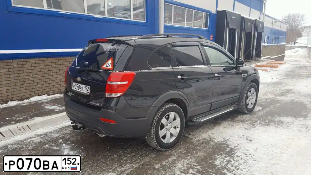 Фото автомобиля CHEVROLET CAPTIVA, 2014 — госномер О036ЕС750. Цвет: ЧЕРНЫЙ