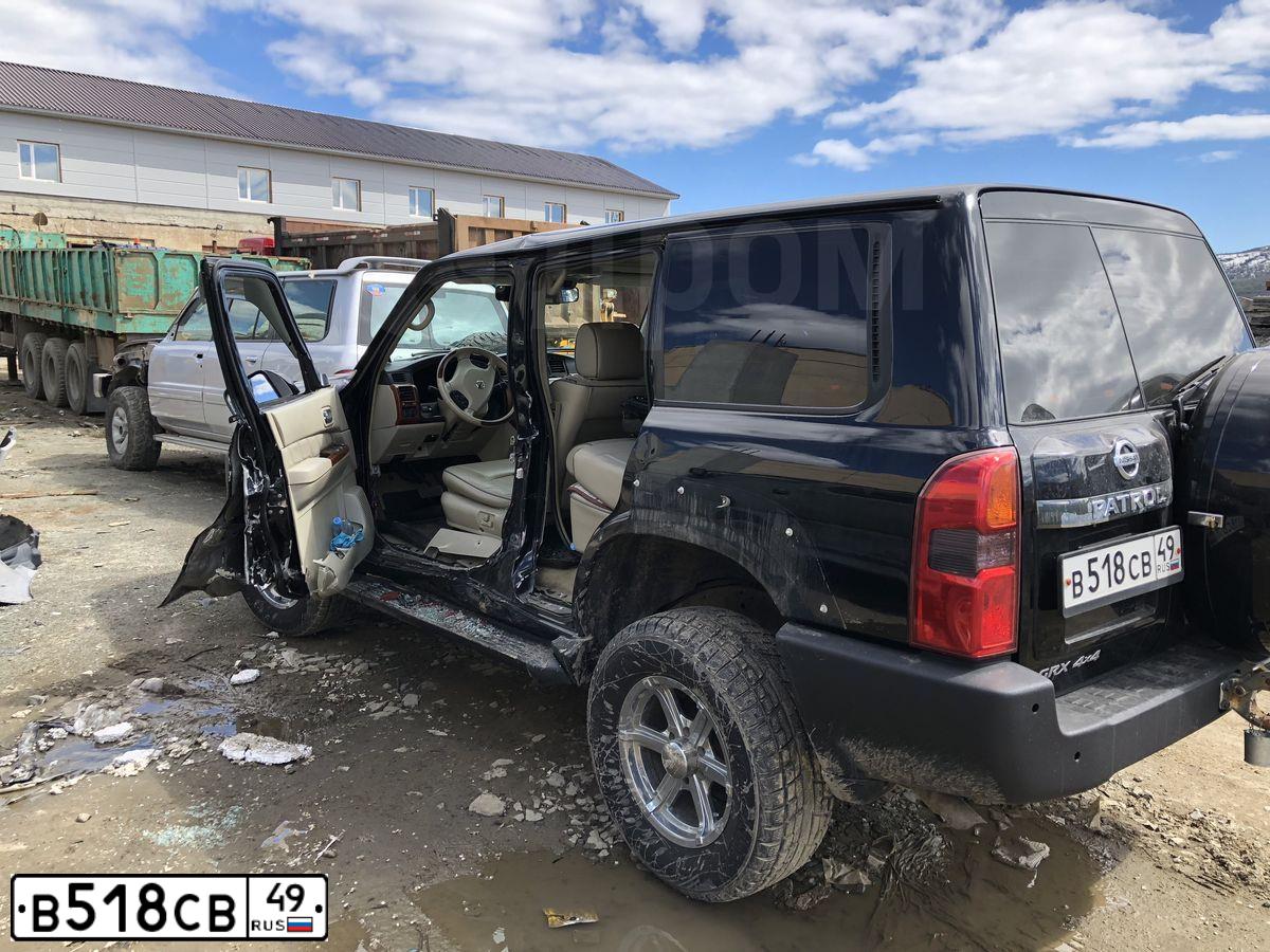 Фото автомобиля NISSAN PATROL, 2007 — госномер В518СВ49. Цвет: ЧЕРНЫЙ