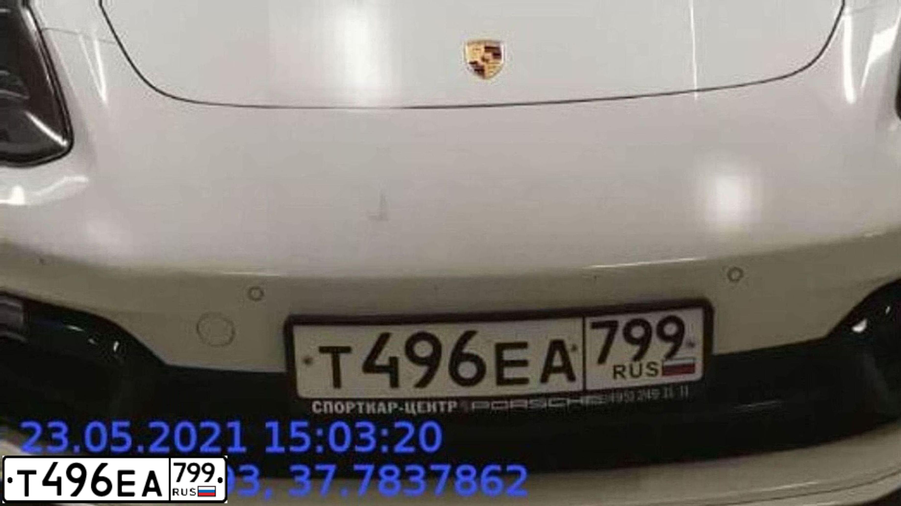 Фото автомобиля PORSCHE PANAMERA, 2017 — госномер Т496ЕА799. Цвет: БЕЛЫЙ