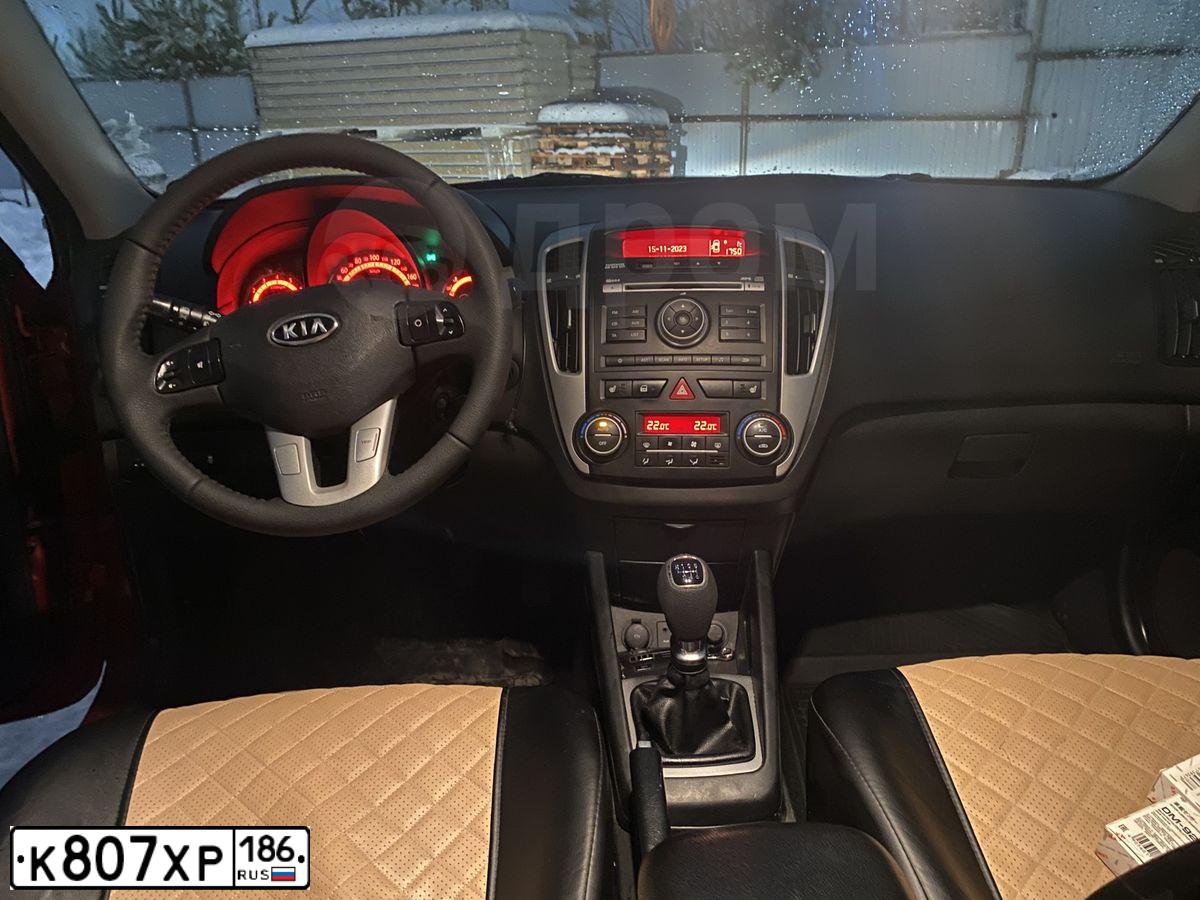 Фото автомобиля KIA CEE'D, 2011 — госномер К807ХР186. Цвет: Красный