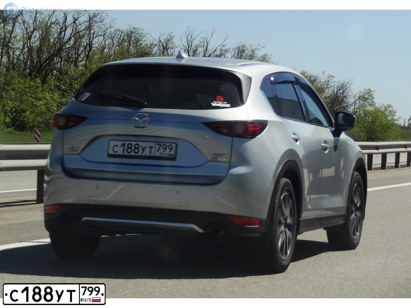 Фото автомобиля MAZDA CX-5, 2018 — госномер С188УТ799. Цвет: СЕРЫЙ