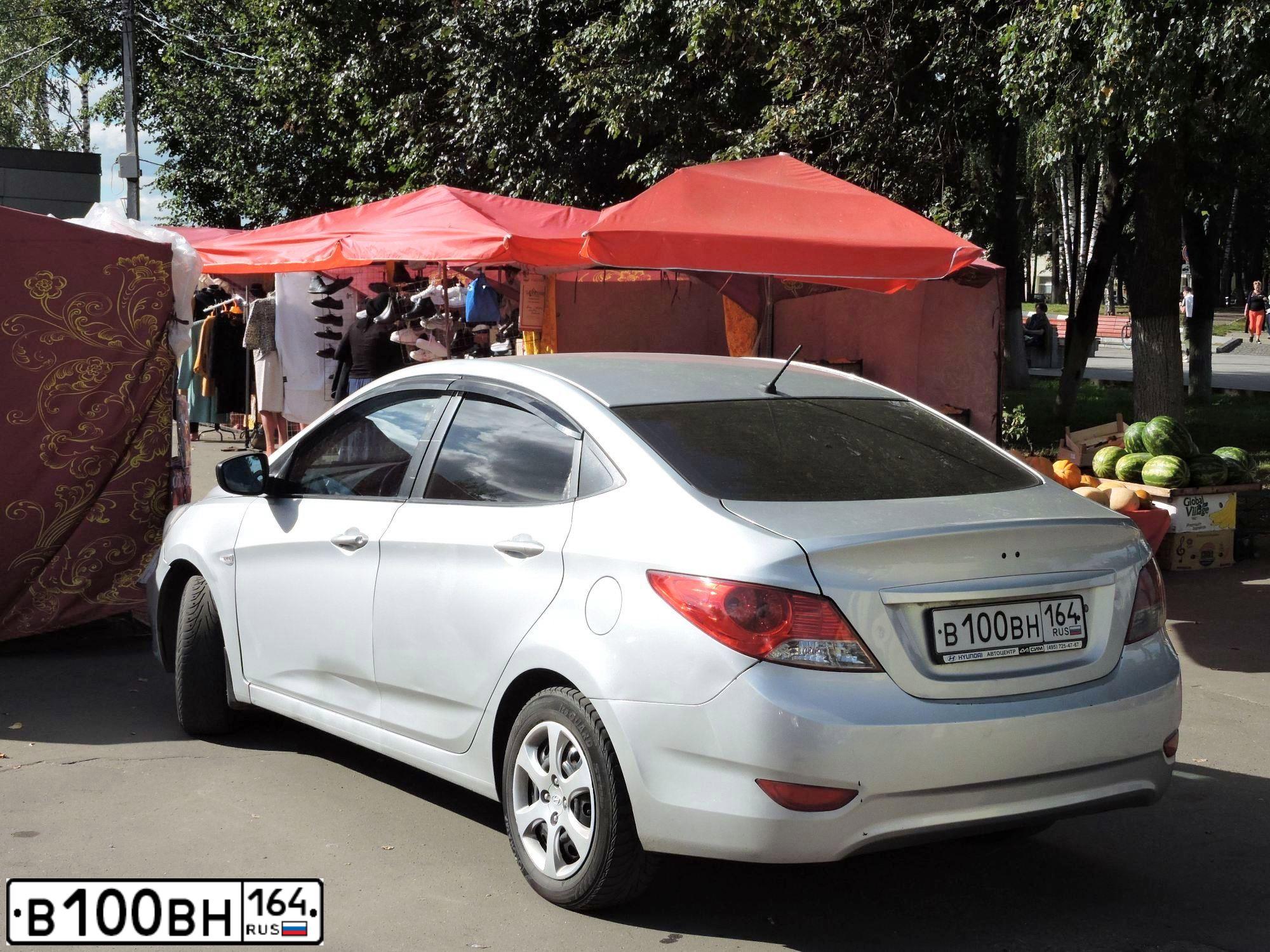 Фото автомобиля HYUNDAI SOLARIS, 2014 — госномер В100ВН164. Цвет: СЕРЕБРИСТЫЙ