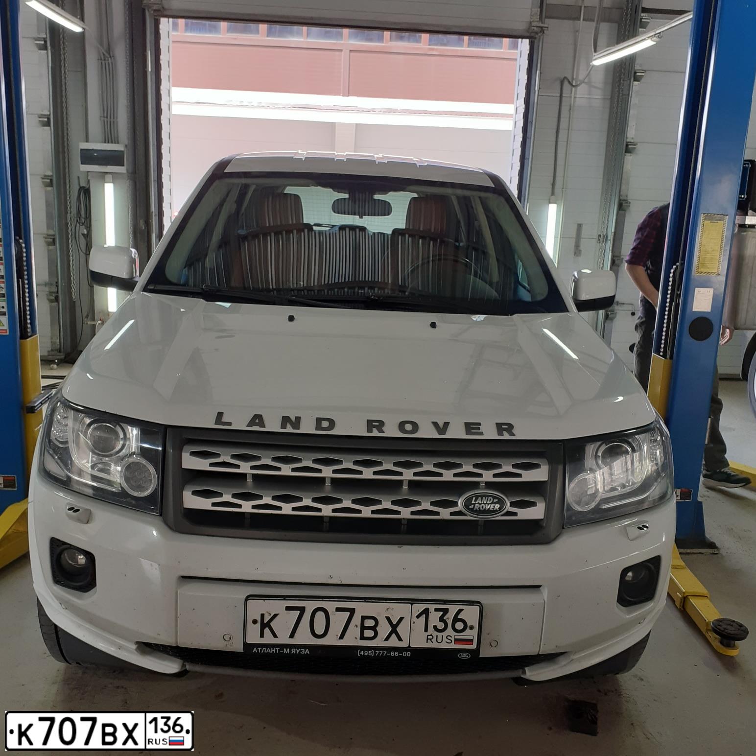 Фото автомобиля LANDROVER FREELANDER, 2011 — госномер К707ВХ136. Цвет: Белый
