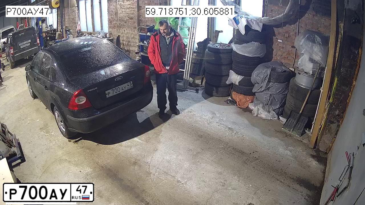 Фото автомобиля FORD FOCUS, 2006 — госномер С266КТ198. Цвет: ЧЕРНЫЙ