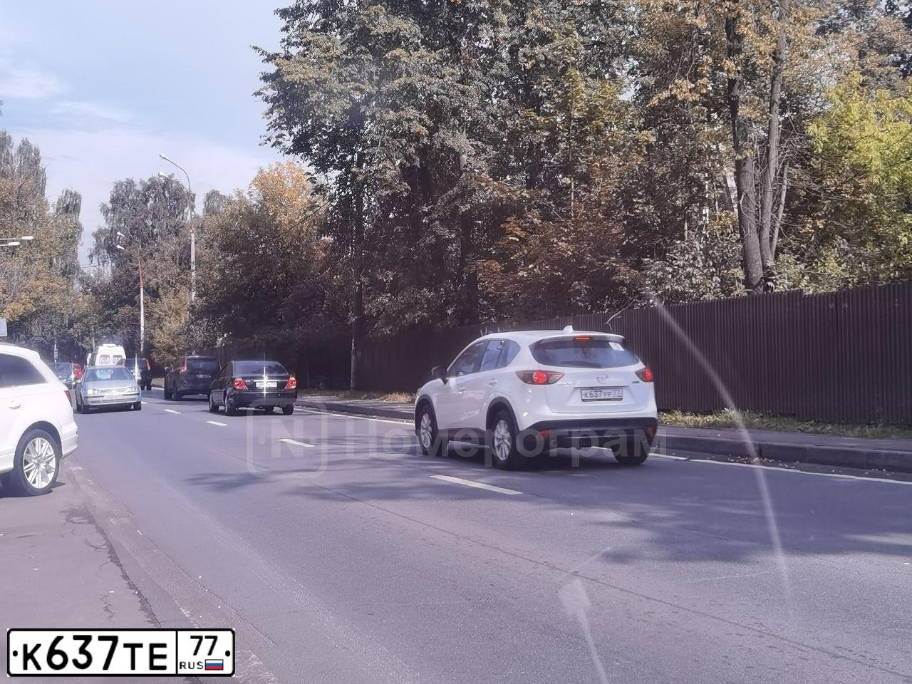 Фото автомобиля DAEWOO NEXIA, 1997 — госномер К637ТЕ77. Цвет: Красный