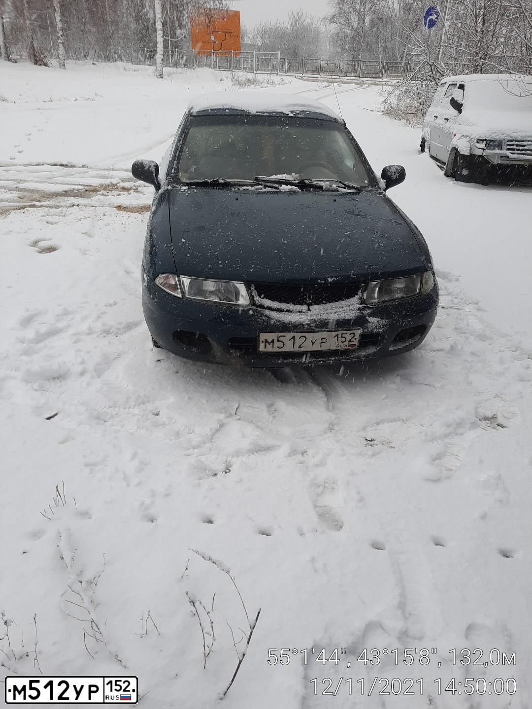 Фото автомобиля MITSUBISHI CARISMA, 1996 — госномер В465РО152. Цвет: ЗЕЛЕНЫЙ