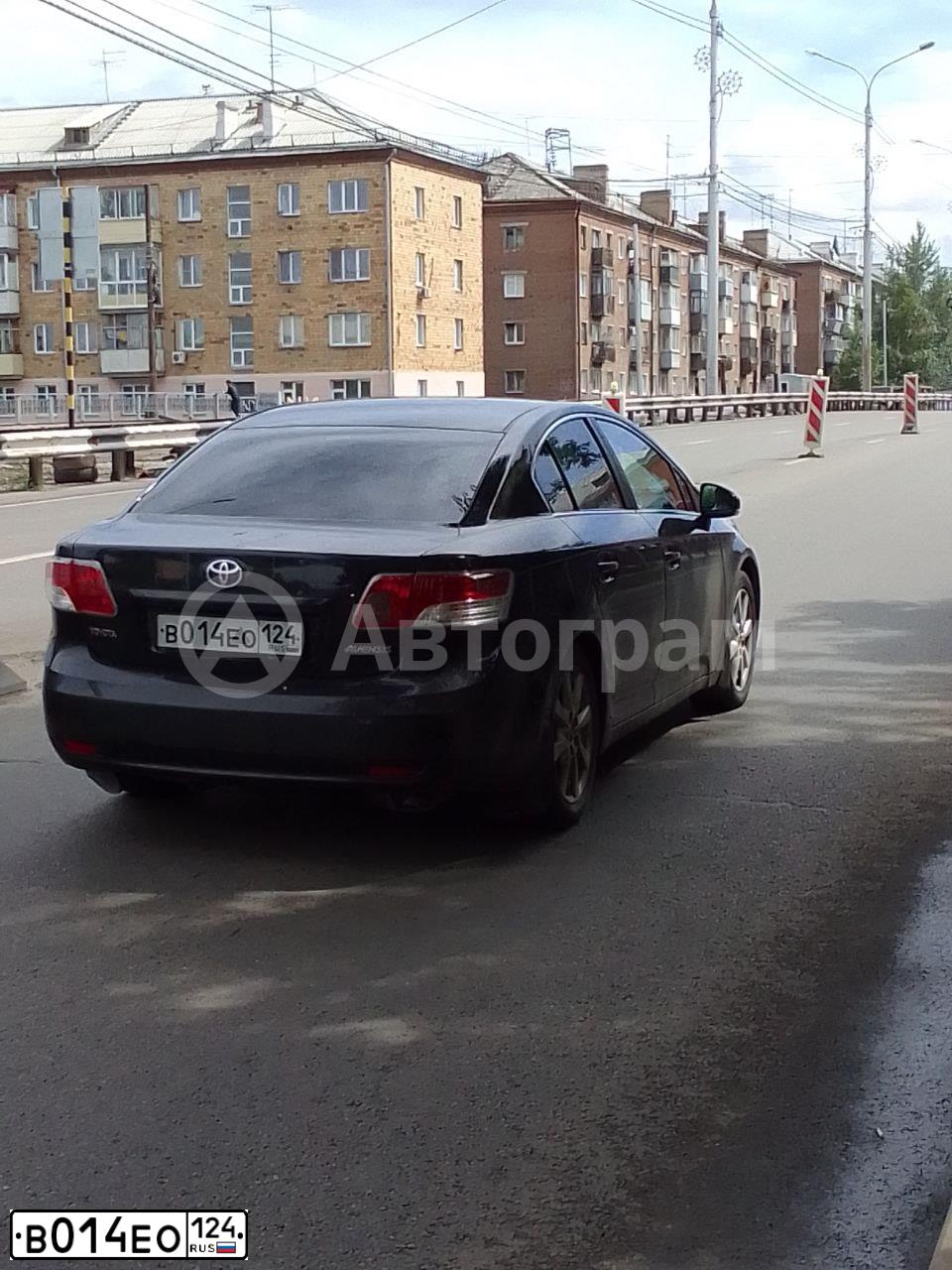 Фото автомобиля TOYOTA AVENSIS, 2010 — госномер В014ЕО124. Цвет: ЧЕРНЫЙ