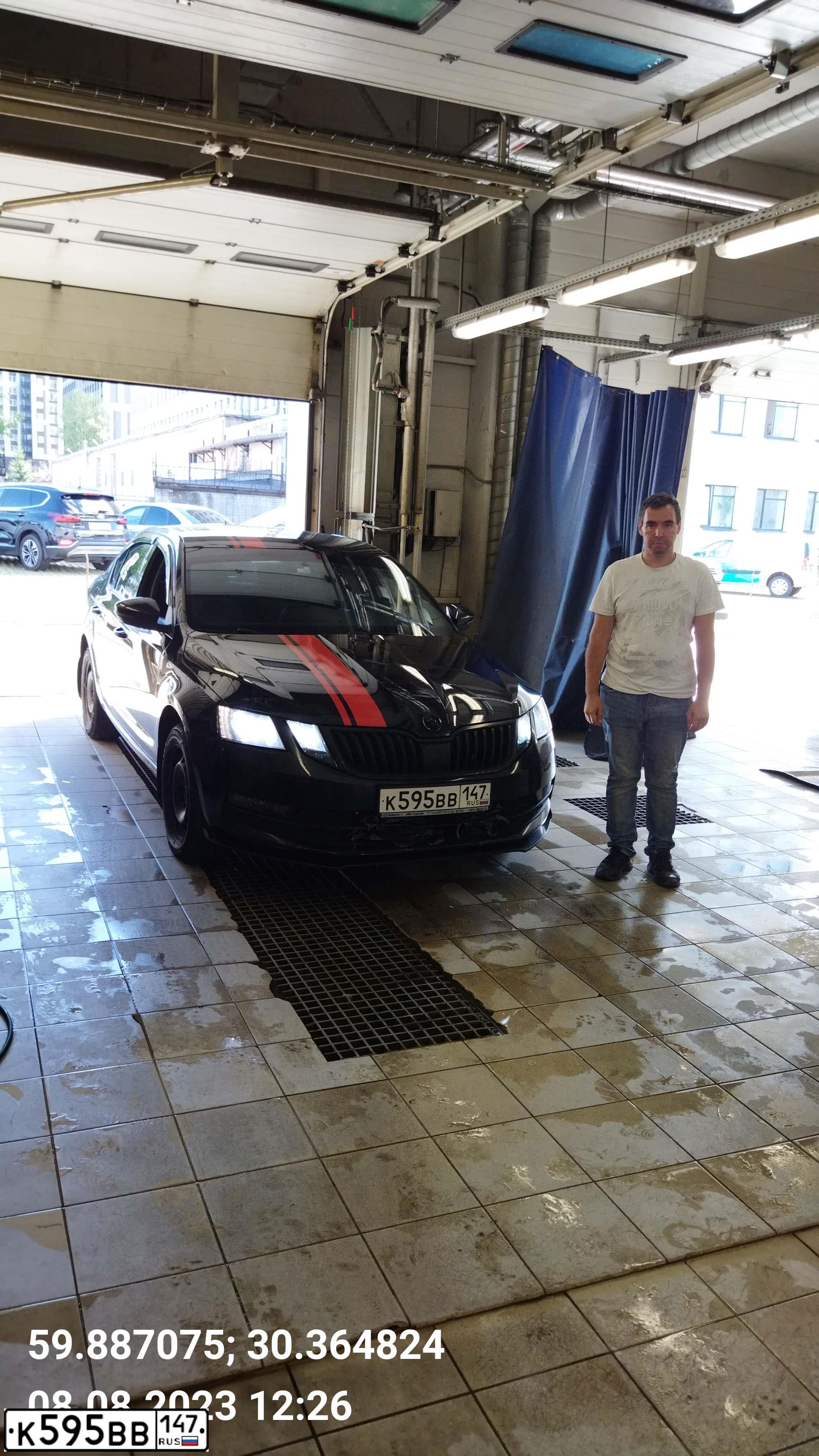 Фото автомобиля SKODA OCTAVIA, 2020 — госномер К595ВВ147. Цвет: ЧЕРНЫЙ