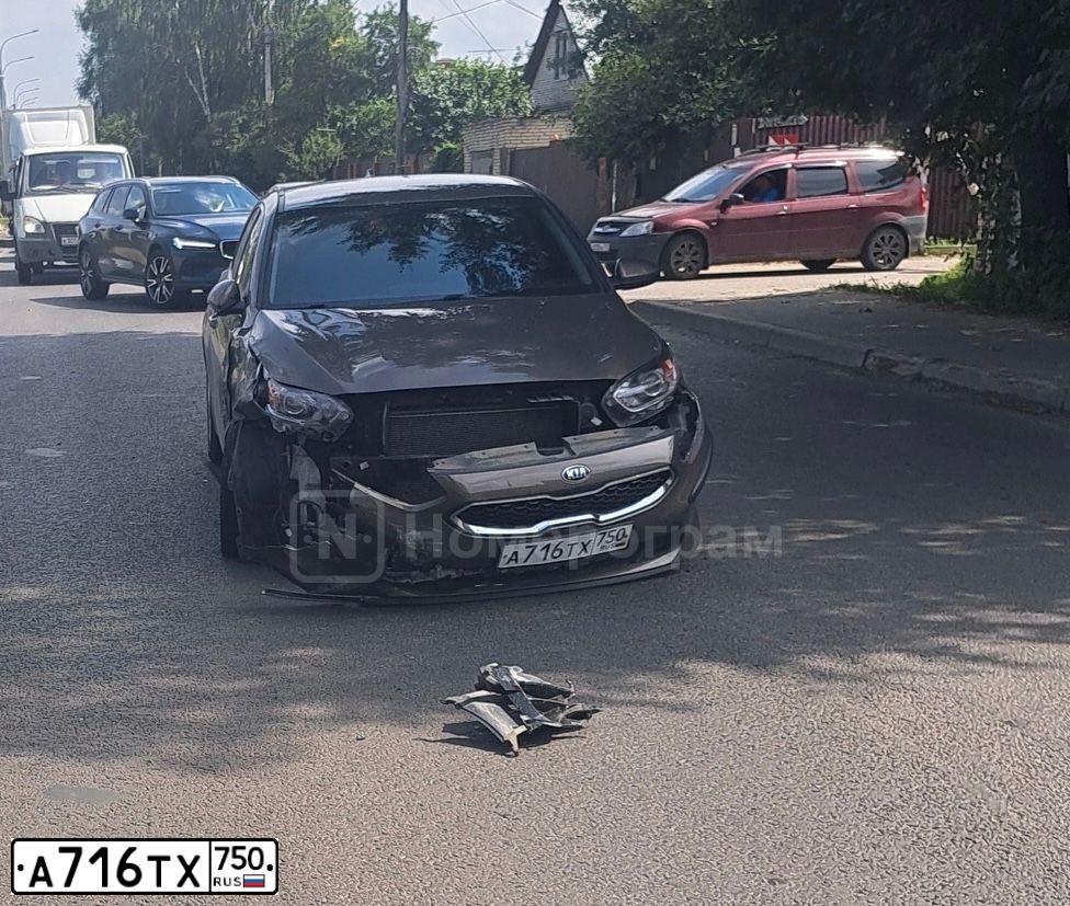 Фото автомобиля KIA CEE'D, 2019 — госномер А716ТХ750. Цвет: СЕРО-КОРИЧНЕВЫЙ