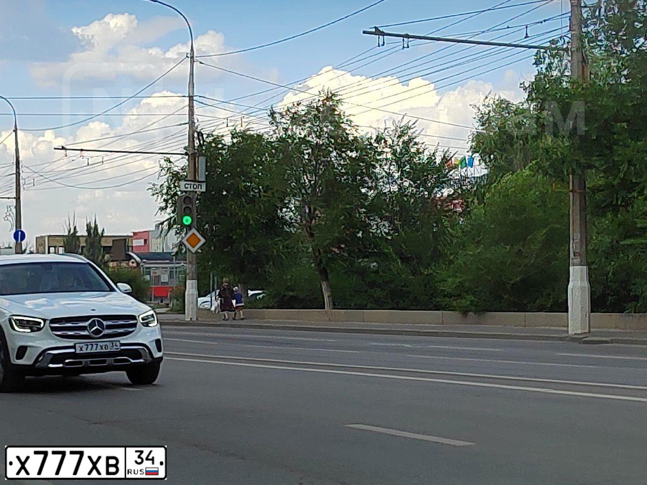 Фото автомобиля AUDI Q7, 2008 — госномер М996СН134. Цвет: ЧЕРНЫЙ