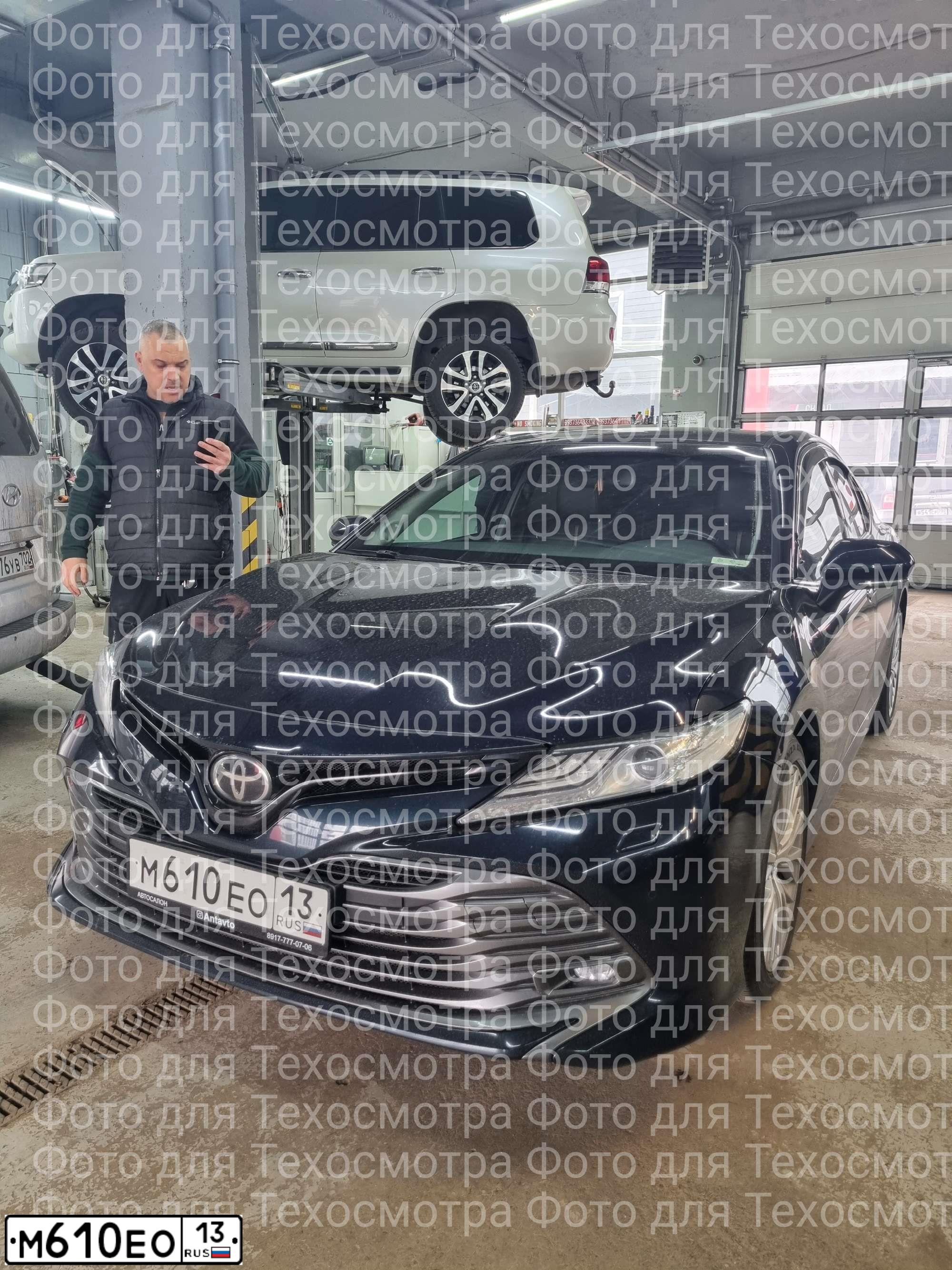 Фото автомобиля TOYOTA CAMRY, 2018 — госномер М316КВ702. Цвет: ТЕМНО-СИНИЙ МЕТАЛЛИК