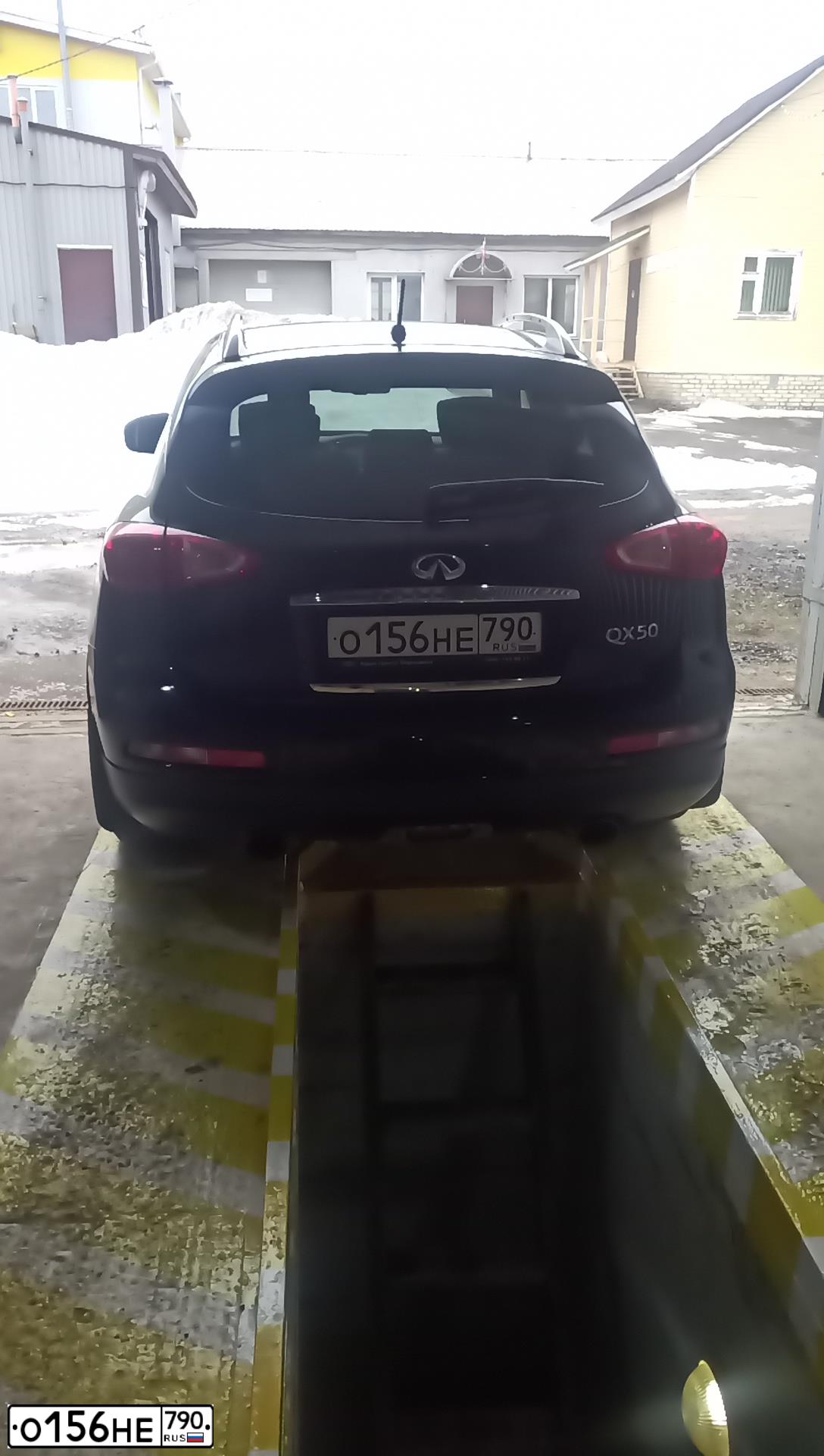 Фото автомобиля INFINITI QX50 /EX/, 2015 — госномер О156НЕ790. Цвет: ЧЕРНЫЙ
