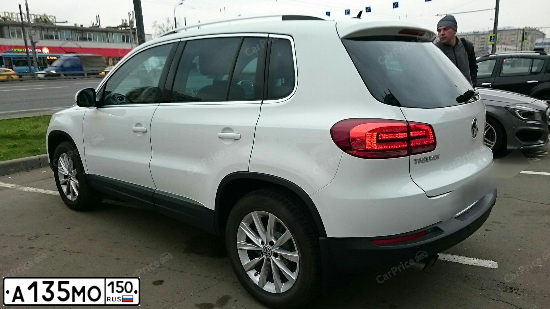 Фото автомобиля VOLKSWAGEN TOUAREG, 2011 — госномер С159ОХ39. Цвет: Белый