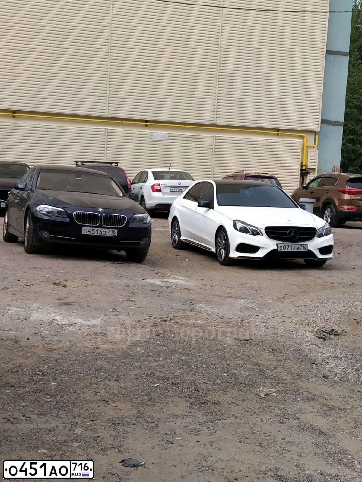 Фото автомобиля BMW SERIE 5, 2012 — госномер О451АО716. Цвет: ТЕМНО-СИНИЙ