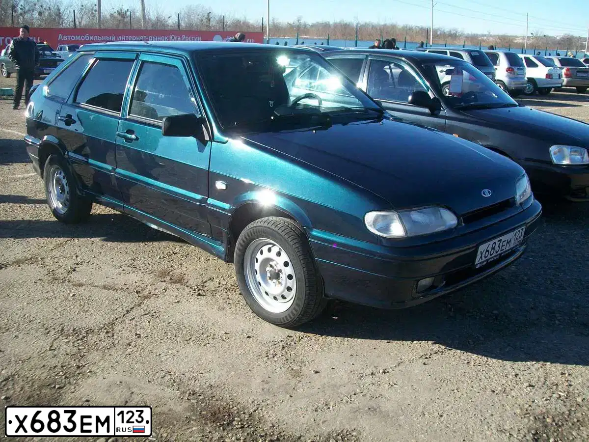 Фото автомобиля LADA 2114 SAMARA, 2007 — госномер Х683ЕМ123. Цвет: Темно-зеленый