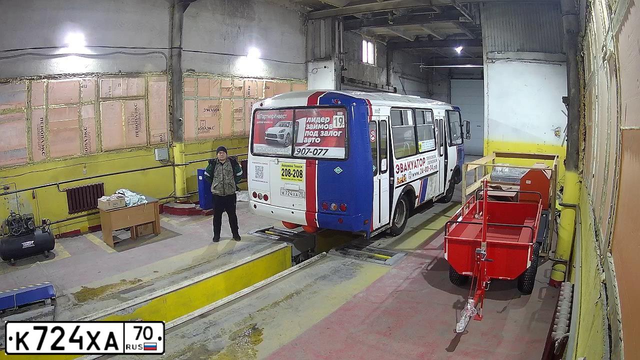 Фото автомобиля PAZ 3205, 2018 — госномер К724ХА70. Цвет: БЕЛЫЙ